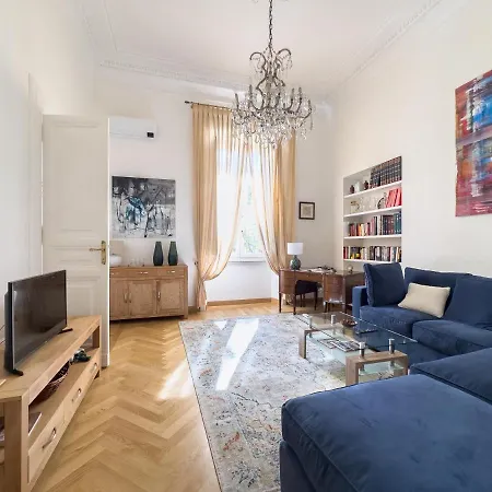 The River Apartman
