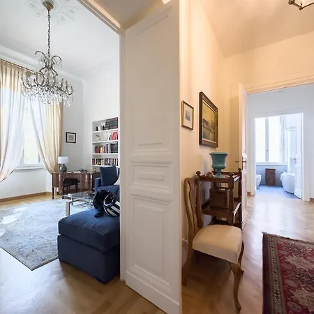 The River Apartman *